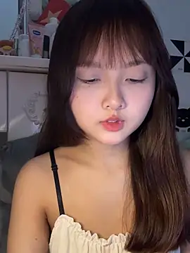 Snapshot of Alice1818 chatting on 10-29-25, 06:45 Alice1818 online show from 10-29-25, 06:45