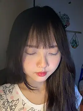 Snapshot of Alice1818 chatting on 01-21-25, 07:28 Alice1818 online show from 01-21-25, 07:28