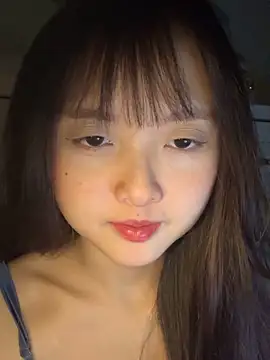 Snapshot of Alice1818 chatting on 03-11-25, 07:14 Alice1818 online show from 03-11-25, 07:14