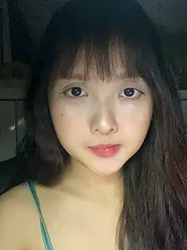 Snapshot of Alice1818 chatting on 02-20-25, 06:57 Alice1818 online show from 02-20-25, 06:57