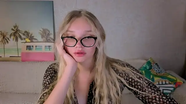 Snapshot of BoysLoveBlondee chatting on 09-29-25, 08:10 BoysLoveBlondee online show from 09-29-25, 08:10