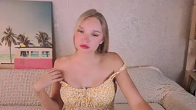 Snapshot of BoysLoveBlondee chatting on 09-23-25, 06:31 BoysLoveBlondee online show from 09-23-25, 06:31