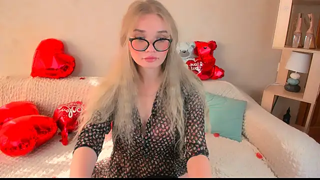 Snapshot of BoysLoveBlondee chatting on 02-17-25, 11:02 BoysLoveBlondee online show from 02-17-25, 11:02