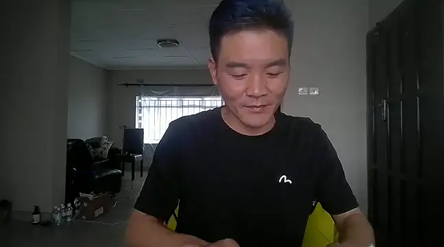 kisstoyousoon2024 online show from 01-02-25, 07:55