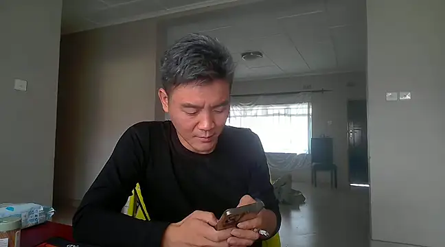 kisstoyousoon2024 online show from 01-01-25, 08:24