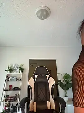 Blazerina online show from 11-23-25, 07:57