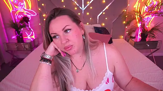 KiraCandyS online show from 04-16-26, 09:39