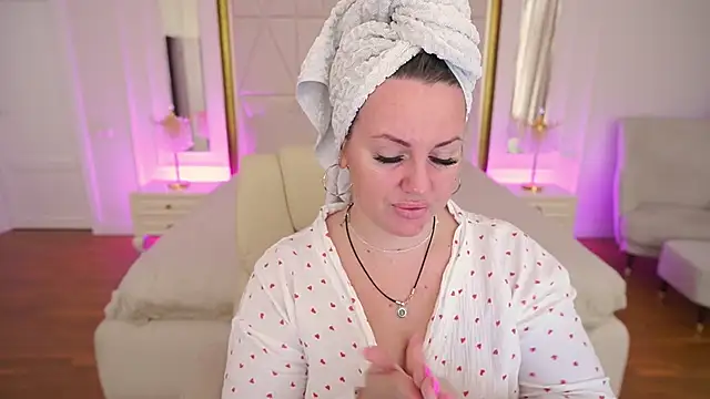 KiraCandyS online show from 04-06-26, 08:32