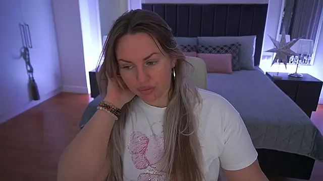 KiraCandyS online show from 04-05-26, 08:04