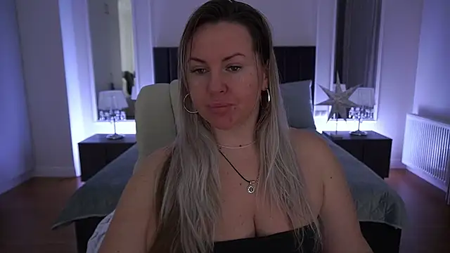 KiraCandyS online show from 03-25-26, 10:41