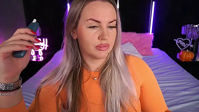 KiraCandyS online show from 11-08-25, 11:19