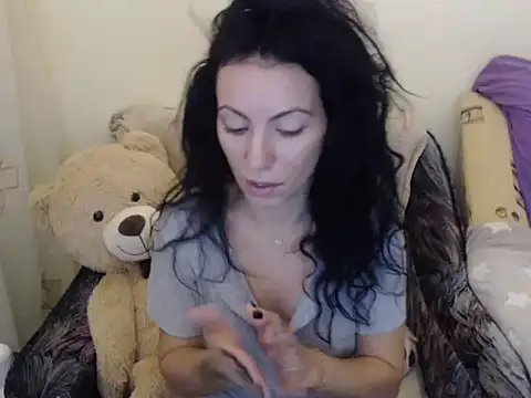 Snapshot of Emmatoo chatting on 01-07-26, 10:42 Emmatoo online show from 01-07-26, 10:42