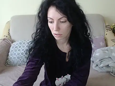 Snapshot of Emmatoo chatting on 02-15-26, 09:52 Emmatoo online show from 02-15-26, 09:52