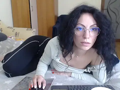 Snapshot of Emmatoo chatting on 02-27-26, 12:38 Emmatoo online show from 02-27-26, 12:38