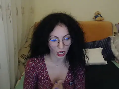 Snapshot of Emmatoo chatting on 12-02-25, 12:00 Emmatoo online show from 12-02-25, 12:00