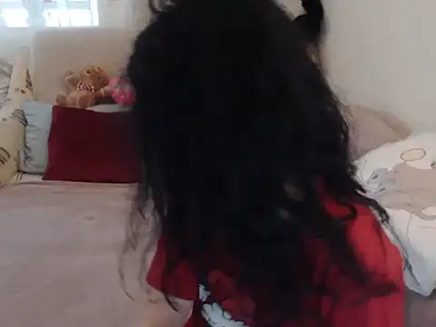 Snapshot of Emmatoo chatting on 12-20-25, 09:56 Emmatoo online show from 12-20-25, 09:56