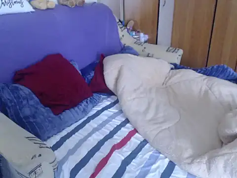 Snapshot of Emmatoo chatting on 01-12-26, 09:49 Emmatoo online show from 01-12-26, 09:49