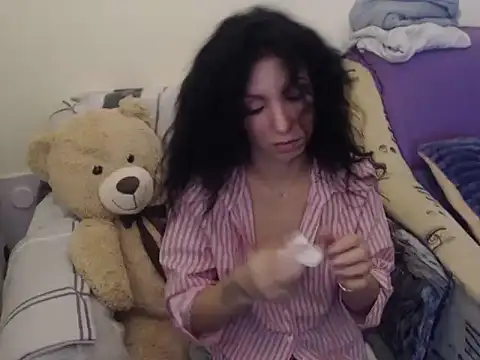 Snapshot of Emmatoo chatting on 01-13-26, 01:48 Emmatoo online show from 01-13-26, 01:48