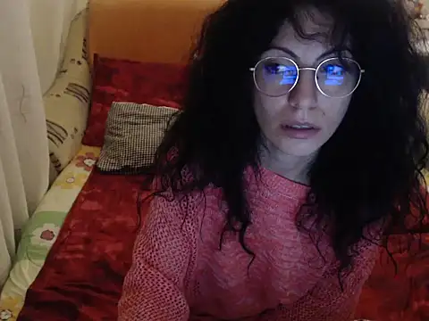 Snapshot of Emmatoo chatting on 11-21-25, 10:42 Emmatoo online show from 11-21-25, 10:42