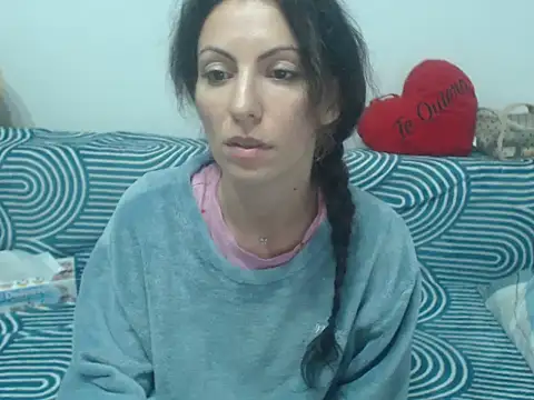 Snapshot of Emmatoo chatting on 05-16-26, 12:09 Emmatoo online show from 05-16-26, 12:09