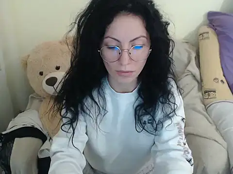 Snapshot of Emmatoo chatting on 01-09-26, 01:29 Emmatoo online show from 01-09-26, 01:29