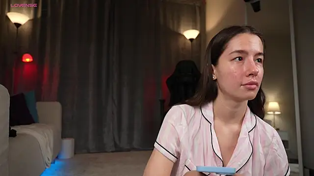 Amely Young online show from 10-05-25, 02:13