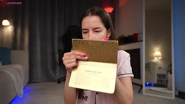 Amely Young online show from 10-10-25, 12:44