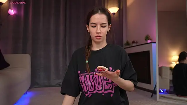 Amely Young online show from 04-05-26, 01:34