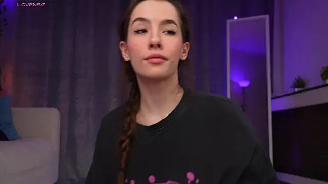 Amely Young online show from 04-19-26, 01:17