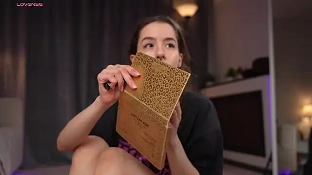 Snapshot of Amely_Young chatting on 02-26-26, 04:34 Amely Young online show from 02-26-26, 04:34