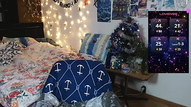 Snapshot of licentia__poetica chatting on 01-01-25, 04:50 licentia poetica online show from 01-01-25, 04:50