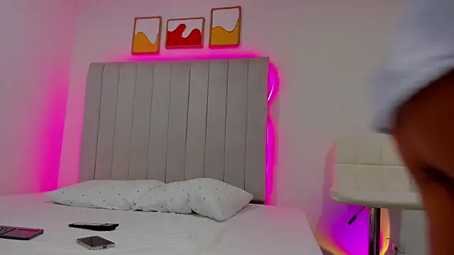 amy robertz online show from 11-28-25, 03:17