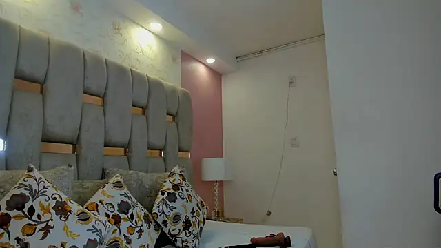 sofia samuels online show from 07-11-26, 08:31