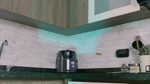 Pamela Rosal online show from 10-28-25, 01:54