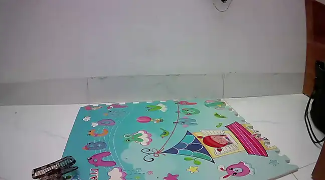 Snapshot of -SingleMom- chatting on 03-11-25, 08:19 -SingleMom- online show from 03-11-25, 08:19