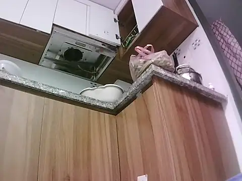 -SingleMom- online show from 12-18-25, 04:06