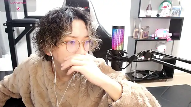 Snapshot of Shizukuu chatting on 03-09-25, 04:27 Shizukuu online show from 03-09-25, 04:27