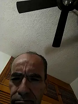 Snapshot of bigfalover chatting on 11-28-25, 06:52 bigfalover online show from 11-28-25, 06:52