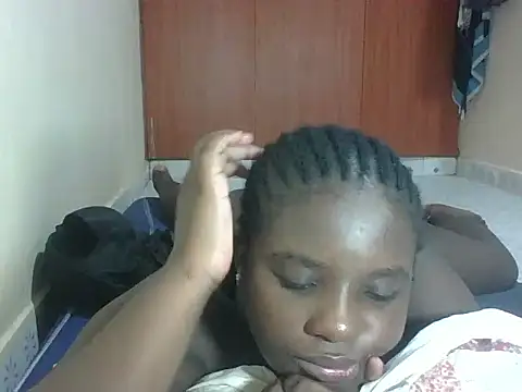 hotebbbyy online show from 05-02-26, 03:34