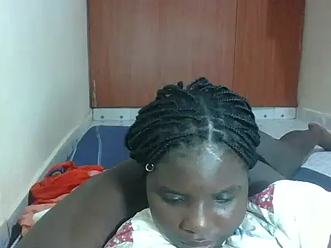 hotebbbyy online show from 05-18-26, 03:17
