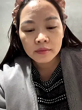 Snapshot of Hellen_111 chatting on 11-13-25, 07:12 Hellen 111 online show from 11-13-25, 07:12