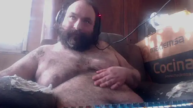 Snapshot of hairyhulk chatting on 10-28-25, 09:14 hairyhulk online show from 10-28-25, 09:14