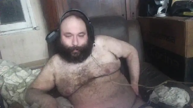 Snapshot of hairyhulk chatting on 01-27-25, 07:35 hairyhulk online show from 01-27-25, 07:35