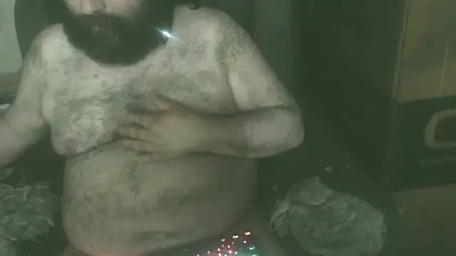 Snapshot of hairyhulk chatting on 12-21-25, 08:27 hairyhulk online show from 12-21-25, 08:27