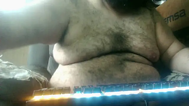 Snapshot of hairyhulk chatting on 12-14-25, 05:18 hairyhulk online show from 12-14-25, 05:18