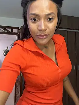 Snapshot of KyaraMiller chatting on 02-20-26, 08:33 KyaraMiller online show from 02-20-26, 08:33