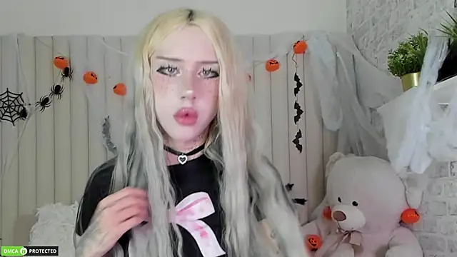 Joy Barker online show from 10-31-25, 01:52