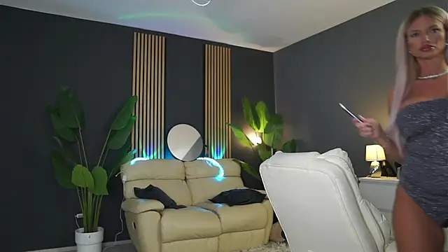 SweetBlondy35 online show from 03-16-26, 07:16