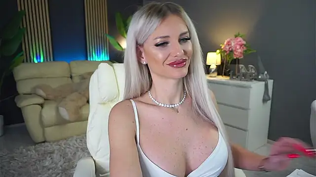 SweetBlondy35 online show from 02-19-26, 06:49