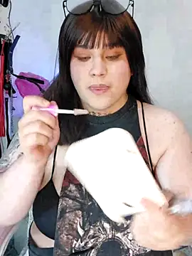 ItsNaiixa online show from 10-24-25, 08:30